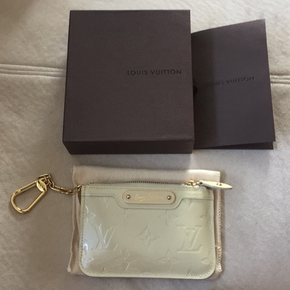 Louis Vuitton Handbags - Louis Vuitton Pochette Cles In Vernis Blanc Corail